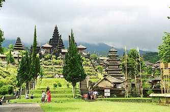  Pura Besakih