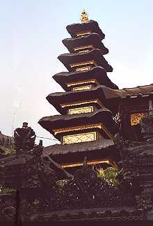  Pura Besakih