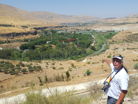 Golan Höhen; der Fluß ist die Grenze zu Syrien, seit 1967 besetzt durch Israel, rechts Jordanien