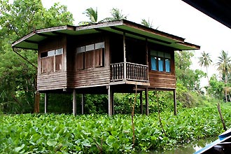 Thonburi   -  Click for large image !