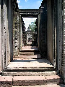 Phimai Historical Park  -  Click for large image !