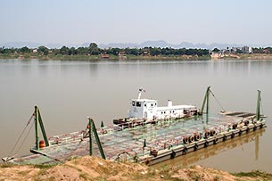 Nakhon Phanom - Click for large image !