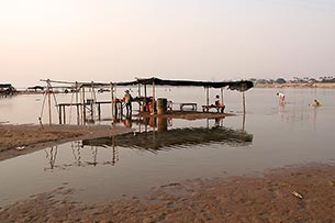 Nakhon Phanom - Click for large image !