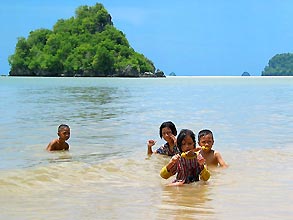 Krabi, Nopparat Beach - Click for large image !