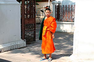 Moench, Phetchaburi - Click for large image!