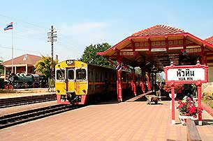 Bahnhof Hua Hin - Click for large image!