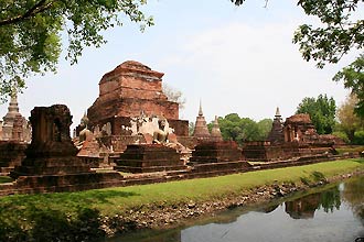 Sukhothai, Historical Park  -  Click for large image !